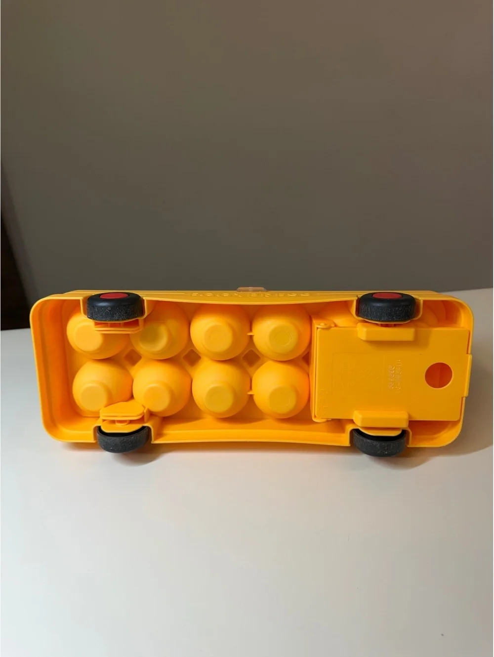 Eggxpress Toy Bus with 11 of 12 Expressive Eggs